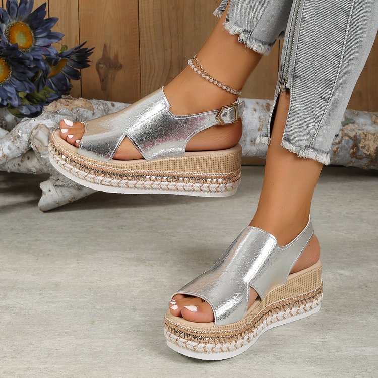 Sandales compensées modernes à bride arrière et semelle tressée